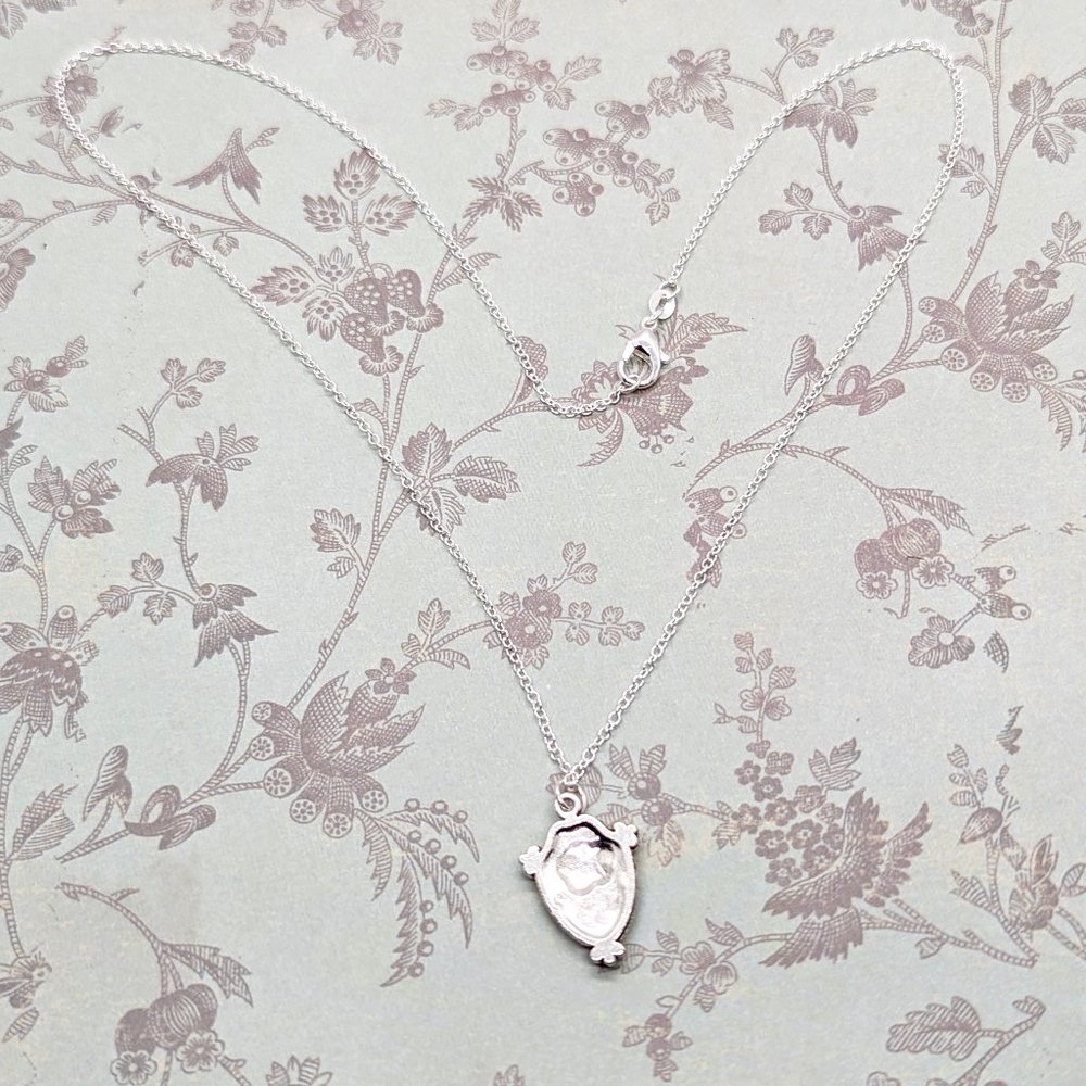 Art Nouveau Framed Rose Silver Necklace - Picture 3 of 3